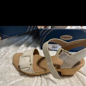 Dr scholl 7.5 Sandals never worn